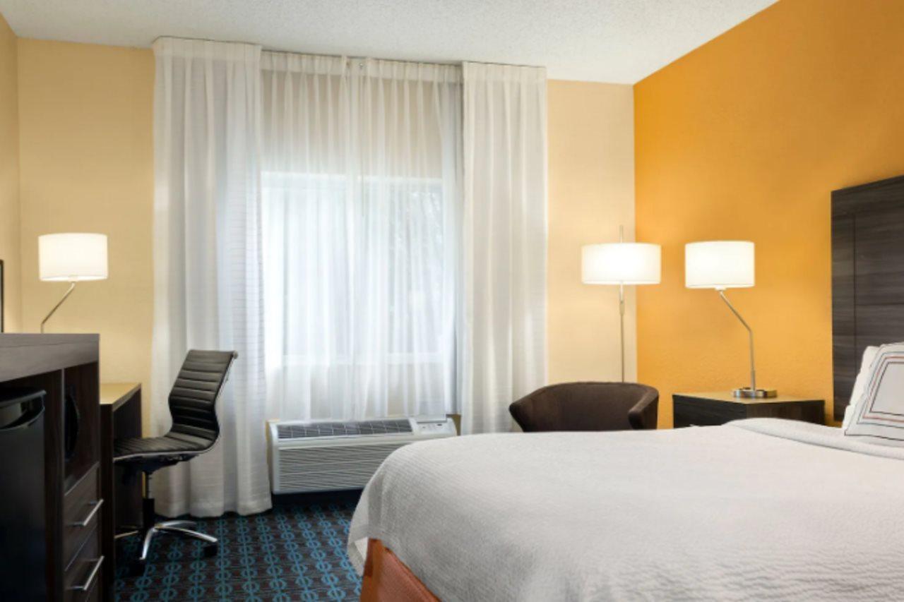 Baymont By Wyndham Tulsa Hotel Exterior photo