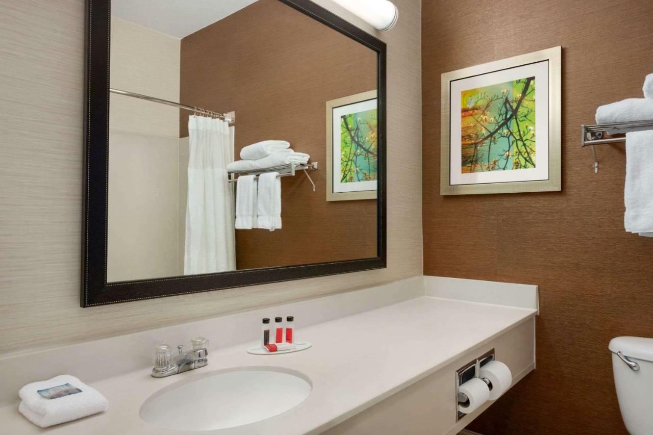 Baymont By Wyndham Tulsa Hotel Exterior photo